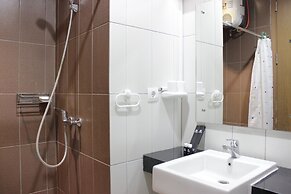 Pleasant 1BR Apartment with Sofa Bed at Dago Suites