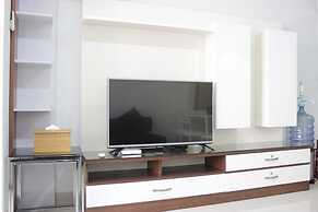 Pleasant 1BR Apartment with Sofa Bed at Dago Suites