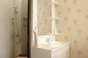 Comfy & Strategic 2BR Gateway Pasteur Apartment near Pasteur Exit Toll