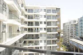 Relaxing Studio Room at Gateway Pasteur Apartment