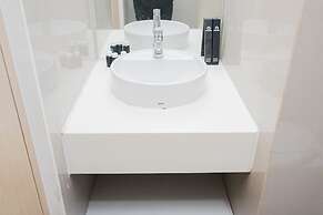 Clean and Tidy Studio Room at Tree Park Apartment