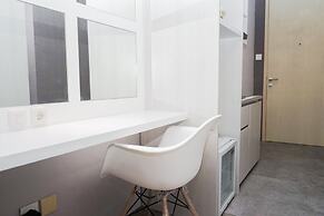 Clean and Tidy Studio Room at Tree Park Apartment