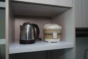 Clean and Tidy Studio Room at Tree Park Apartment