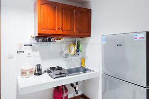 Simply Modern and Minimalist 1BR at M-Town Signature Apartment