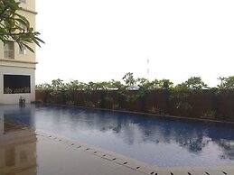 Modern Style Studio Tamansari Mahogany Apartment with City View