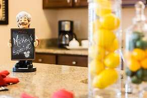 Sunshine In Solterra Perfect For Your Family! 6 Bedroom Home by RedAwn