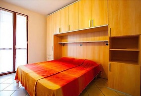 Lido Spina / Estensi Apartments