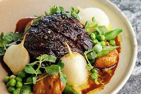 The Pearle Hotel & Spa, Autograph Collection