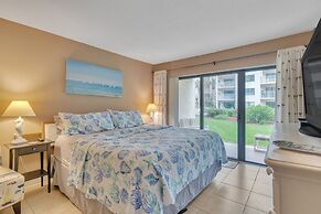Cute 1br Directly On Beach 1 Bedroom Condo by RedAwning