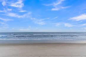 Cute 1br Directly On Beach 1 Bedroom Condo by RedAwning