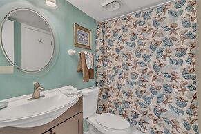 Cute 1br Directly On Beach 1 Bedroom Condo by RedAwning