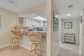 Cute 1br Directly On Beach 1 Bedroom Condo by RedAwning