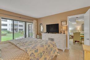 Cute 1br Directly On Beach 1 Bedroom Condo by RedAwning