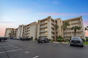 Cute 1br Directly On Beach 1 Bedroom Condo by RedAwning