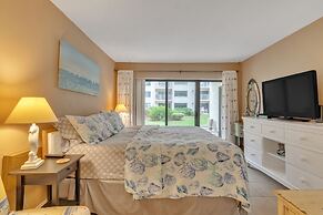 Cute 1br Directly On Beach 1 Bedroom Condo by RedAwning