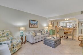 Cute 1br Directly On Beach 1 Bedroom Condo by RedAwning