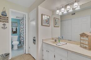 Cute 1br Directly On Beach 1 Bedroom Condo by RedAwning