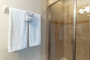 Paradise Palms by PRP