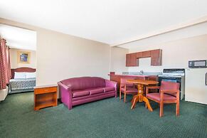 Blue Way Inn & Suites Wichita East