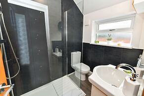 Long Eaton Modern 4bed House