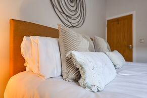 Long Eaton Modern 4bed House