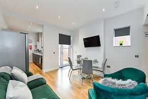 Long Eaton Modern 4bed House