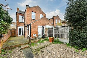 Long Eaton Modern 4bed House