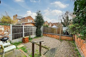 Long Eaton Modern 4bed House