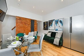 Long Eaton Modern 4bed House