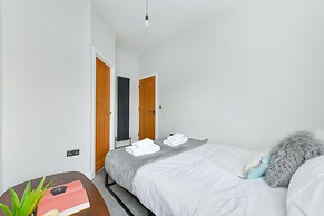 Long Eaton Modern 4bed House