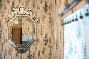 6 Bedroom New Build Detached House in Bicester