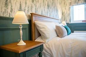 6 Bedroom New Build Detached House in Bicester