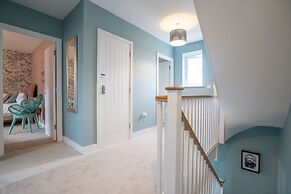 6 Bedroom New Build Detached House in Bicester