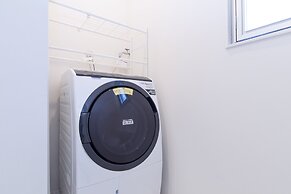 Regina Ishigaki Blue Stage