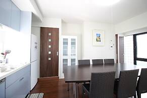 Atrium - Self Check-In Only