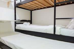 2BR for 5 Pax Bassura Apartment Next to Mall