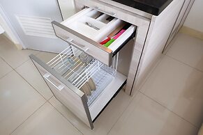 Cozy Studio Apartment Connected to Mall at Green Pramuka