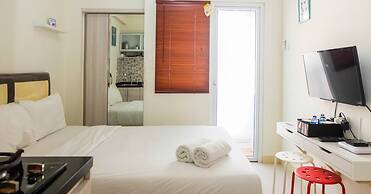 Cozy Studio Apartment Connected to Mall at Green Pramuka