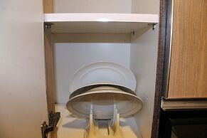 Minimalist and Comfy 1BR Grand Kamala Lagoon Apartment