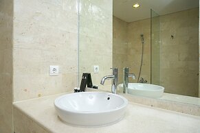 Stunning 2BR at The Empyreal Condominium Epicentrum Apartment