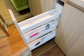 Well Furnished 2BR Bassura City Apartment