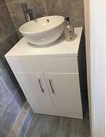 Spacious 5-bed House in Aylesford