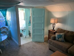 Rustic Rooftop Delight - Bay Front 2 Bedroom Apts by RedAwning