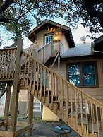 Rustic Rooftop Delight - Bay Front 2 Bedroom Apts by RedAwning