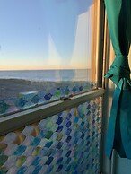 Rustic Rooftop Delight - Bay Front 2 Bedroom Apts by RedAwning