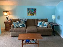 Rustic Rooftop Delight - Bay Front 2 Bedroom Apts by RedAwning