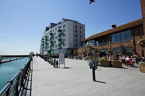 Orion Marina Sea View Parking by Brighton Holiday Lets