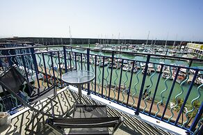 Britannia Harbour View Parking by Brighton Holiday Lets