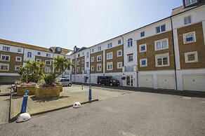 Britannia Harbour View Parking by Brighton Holiday Lets
