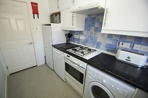 Britannia Harbour View Parking by Brighton Holiday Lets